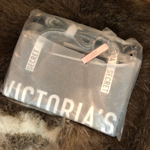 New in Original Packaging - Picture 2 of 3